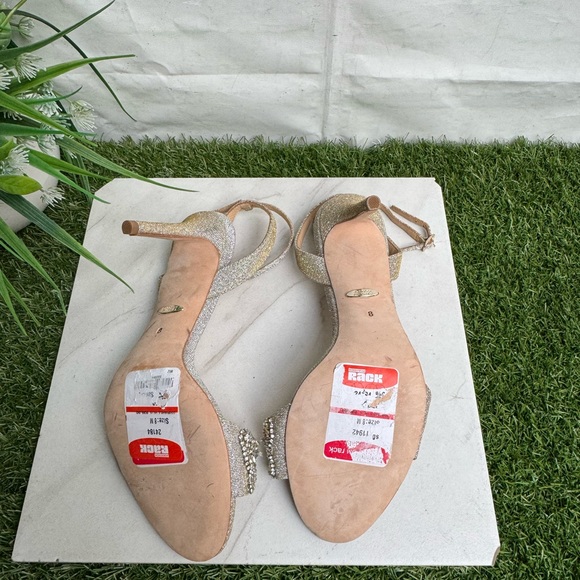 Badgley Mischka Women's Jen
Heeled Sandal embroidered size 8 - Picture 11 of 12